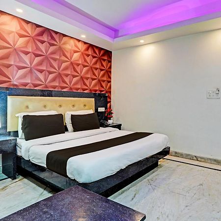 Collection O Noida Saffron Hotel Ngoại thất bức ảnh