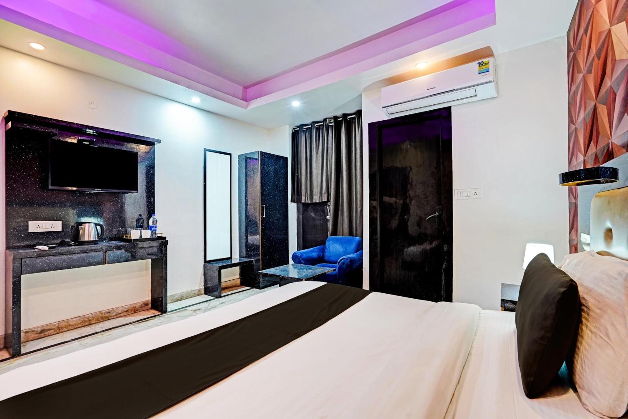 Collection O Noida Saffron Hotel Ngoại thất bức ảnh