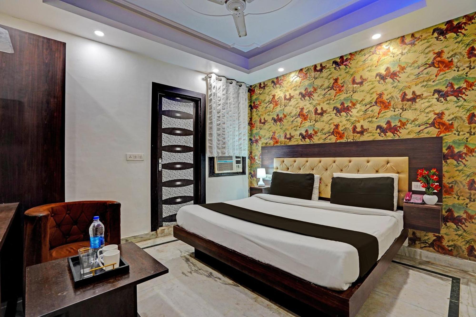 Collection O Noida Saffron Hotel Ngoại thất bức ảnh