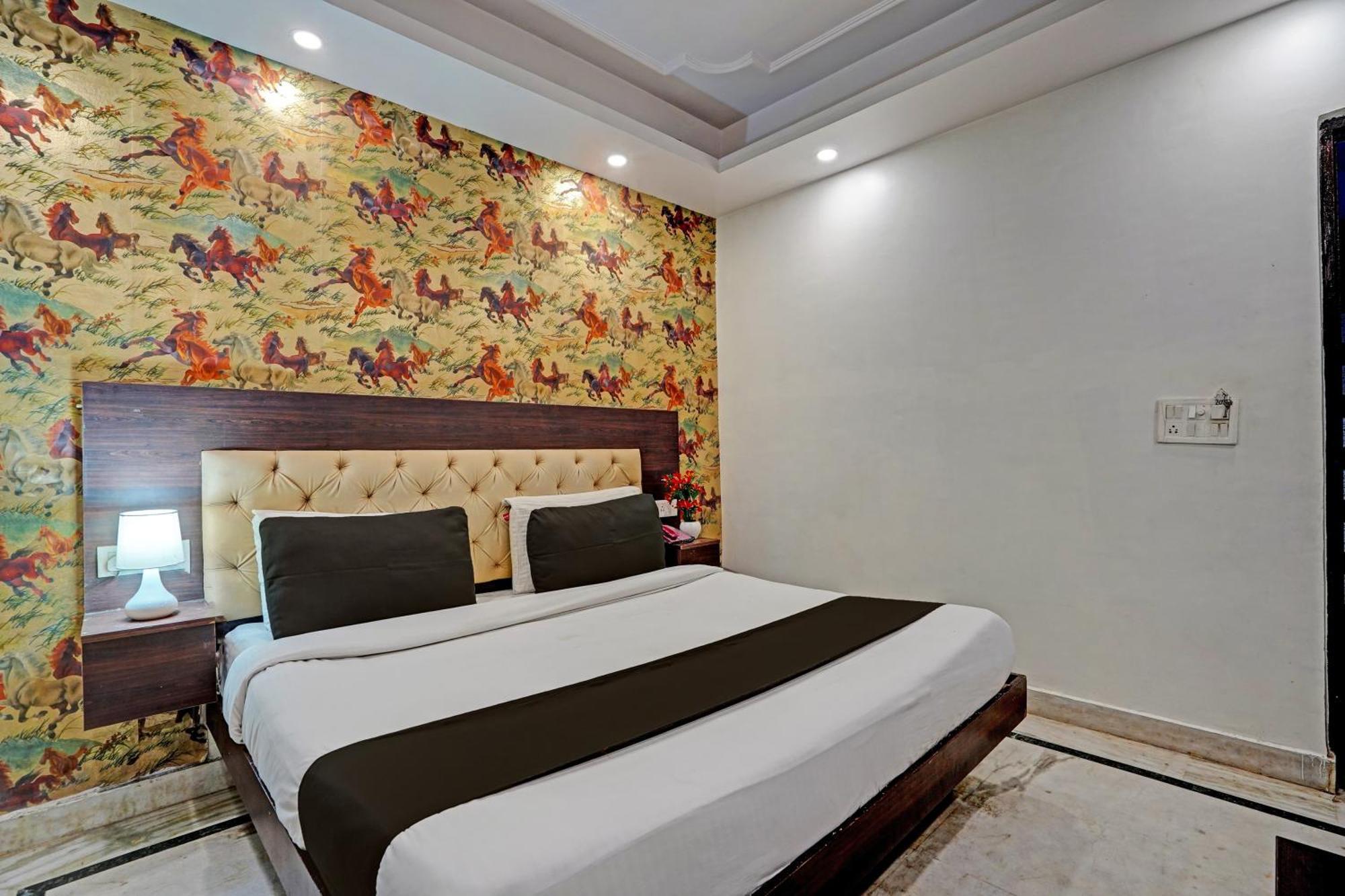 Collection O Noida Saffron Hotel Ngoại thất bức ảnh