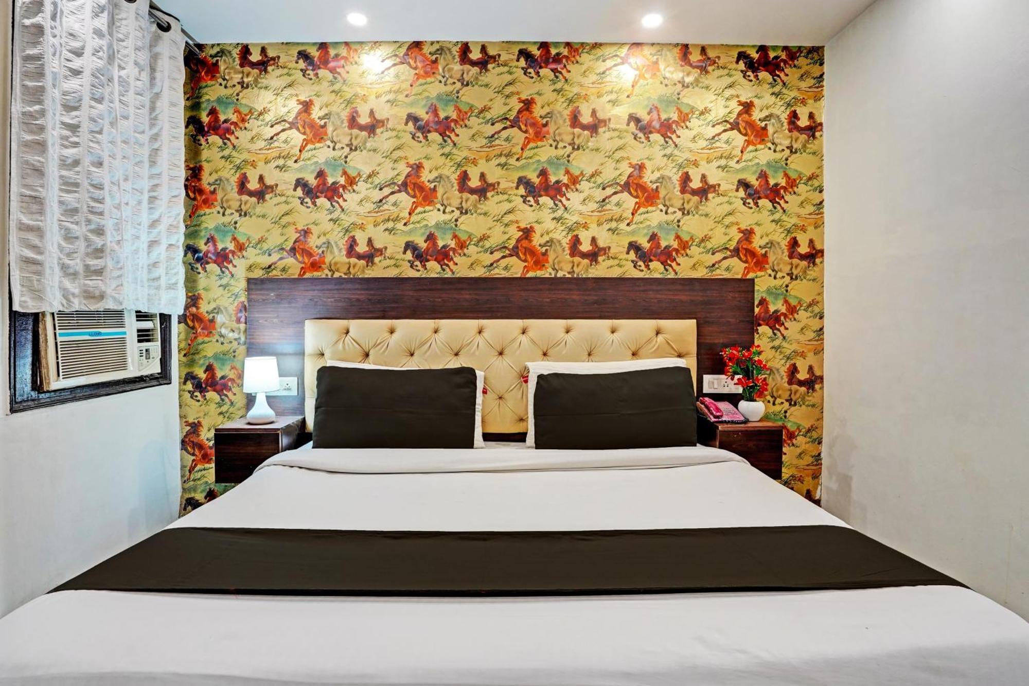 Collection O Noida Saffron Hotel Ngoại thất bức ảnh