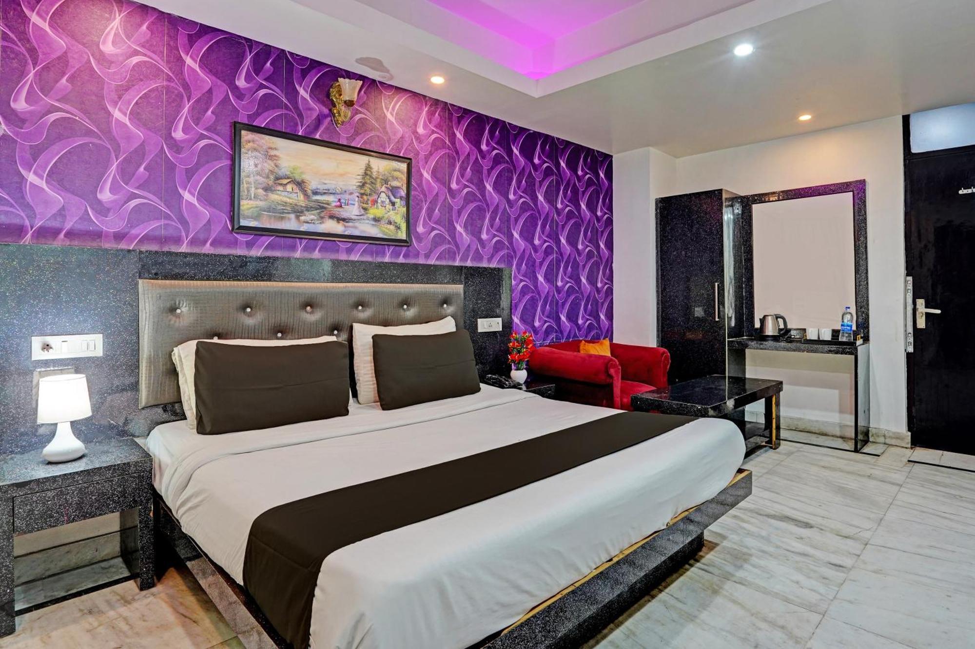 Collection O Noida Saffron Hotel Ngoại thất bức ảnh
